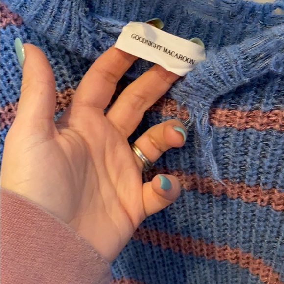 Distressed sweater - Picture 3 of 3